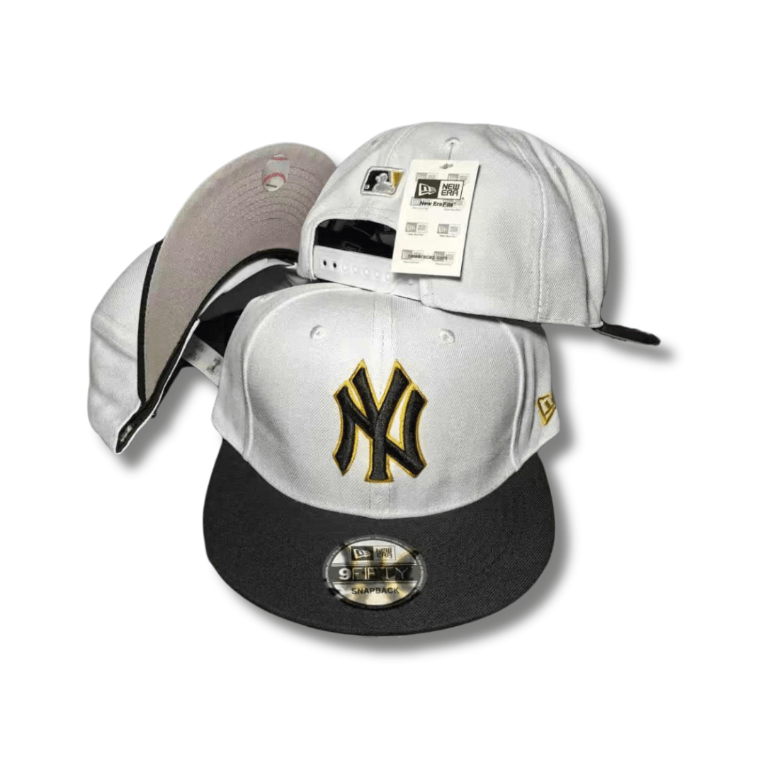 New York Yankees White and Black with Gold Embroidered Logo - Snapback Cap