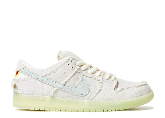 Nike Dunk Low SB ‘Mummy’ Unfading Sneaker