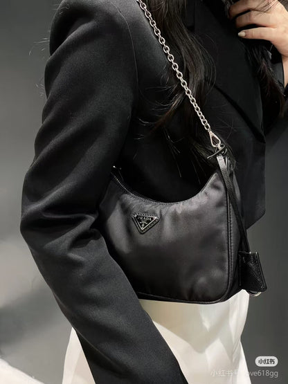 Prada Re-Edition 2005 Nylon Shoulder Bag – Black