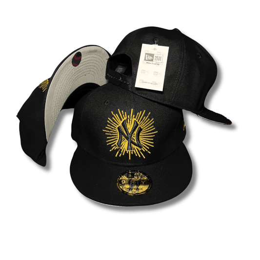 New York Yankees 9FIFTY with Golden Sunburst Design Black and Gold – Snapback Cap