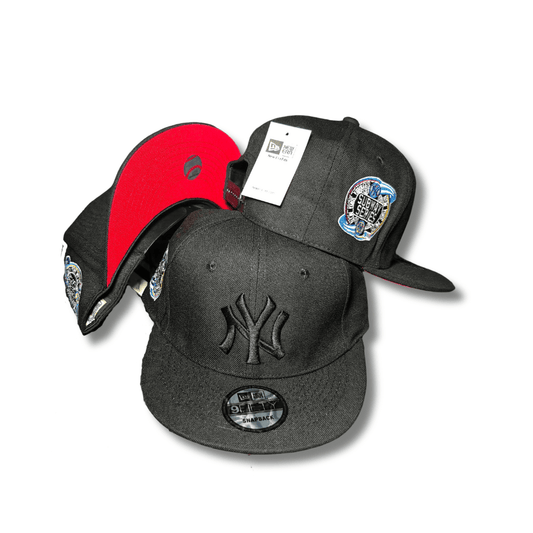 New York Yankees with Blackout Embroidered Logo and Subway Series Patch Black – Snapback Cap