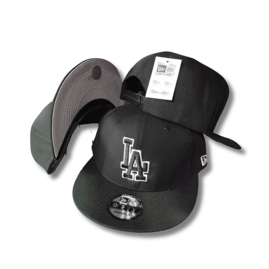 Los Angeles Dodgers New Era 9FIFTY Black with White Logo Outline – Snapback Cap