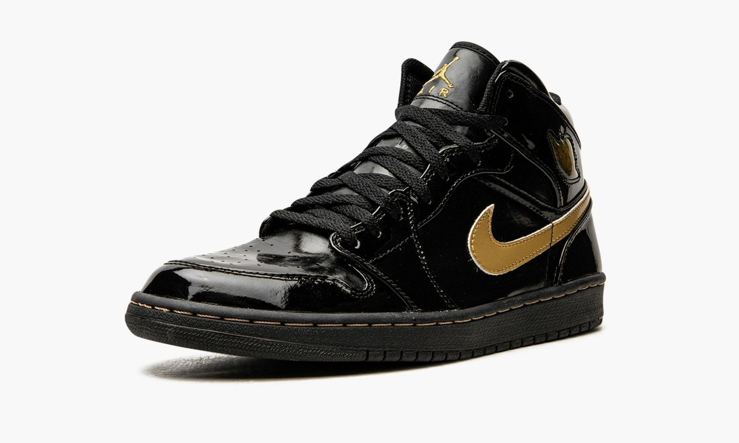 Air Jordan 1 Retro “Black Metallic Gold (2003)”